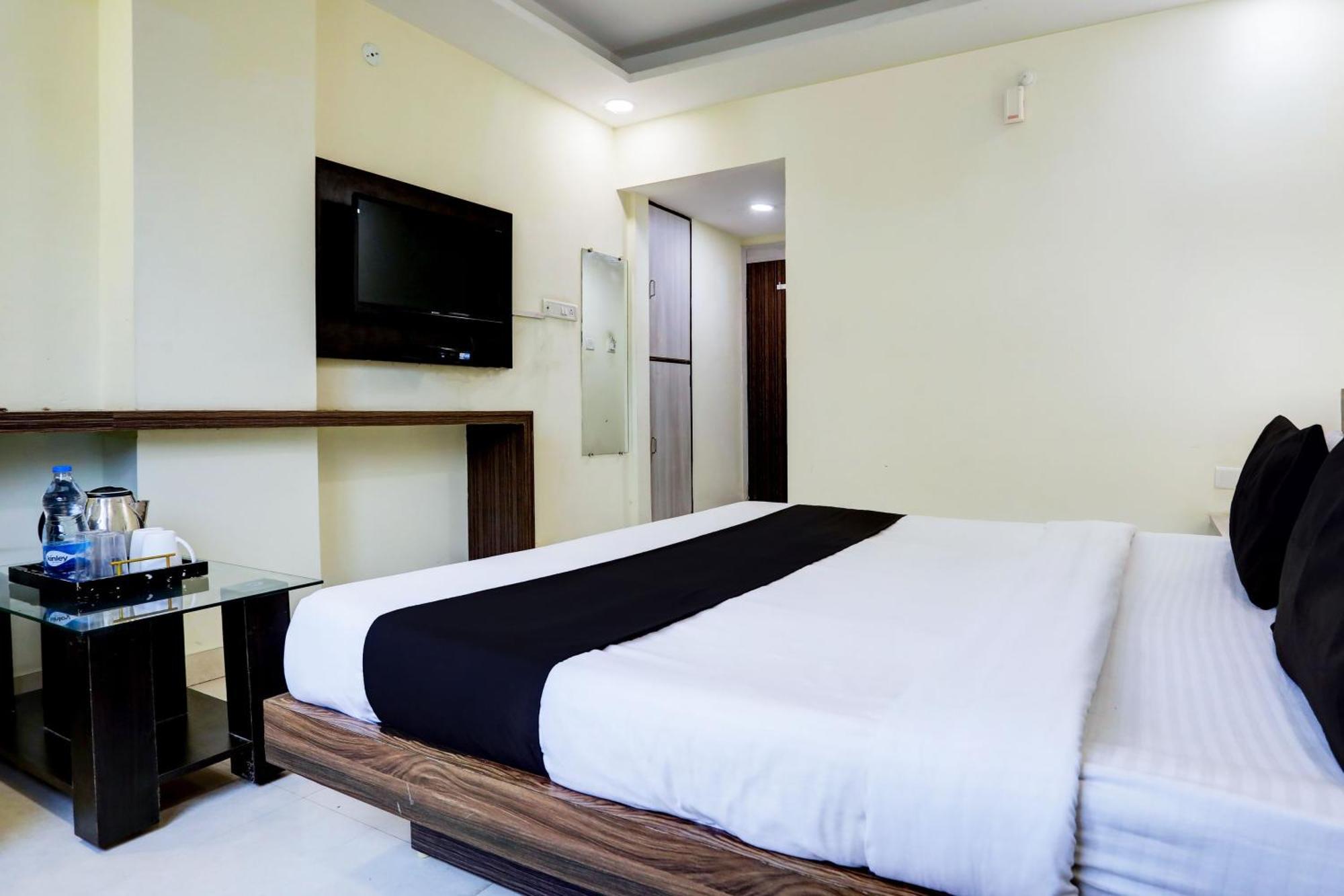 Super Townhouse Hoshangabad Road Near Aashima Mall Samarda Kaliāsot 外观 照片