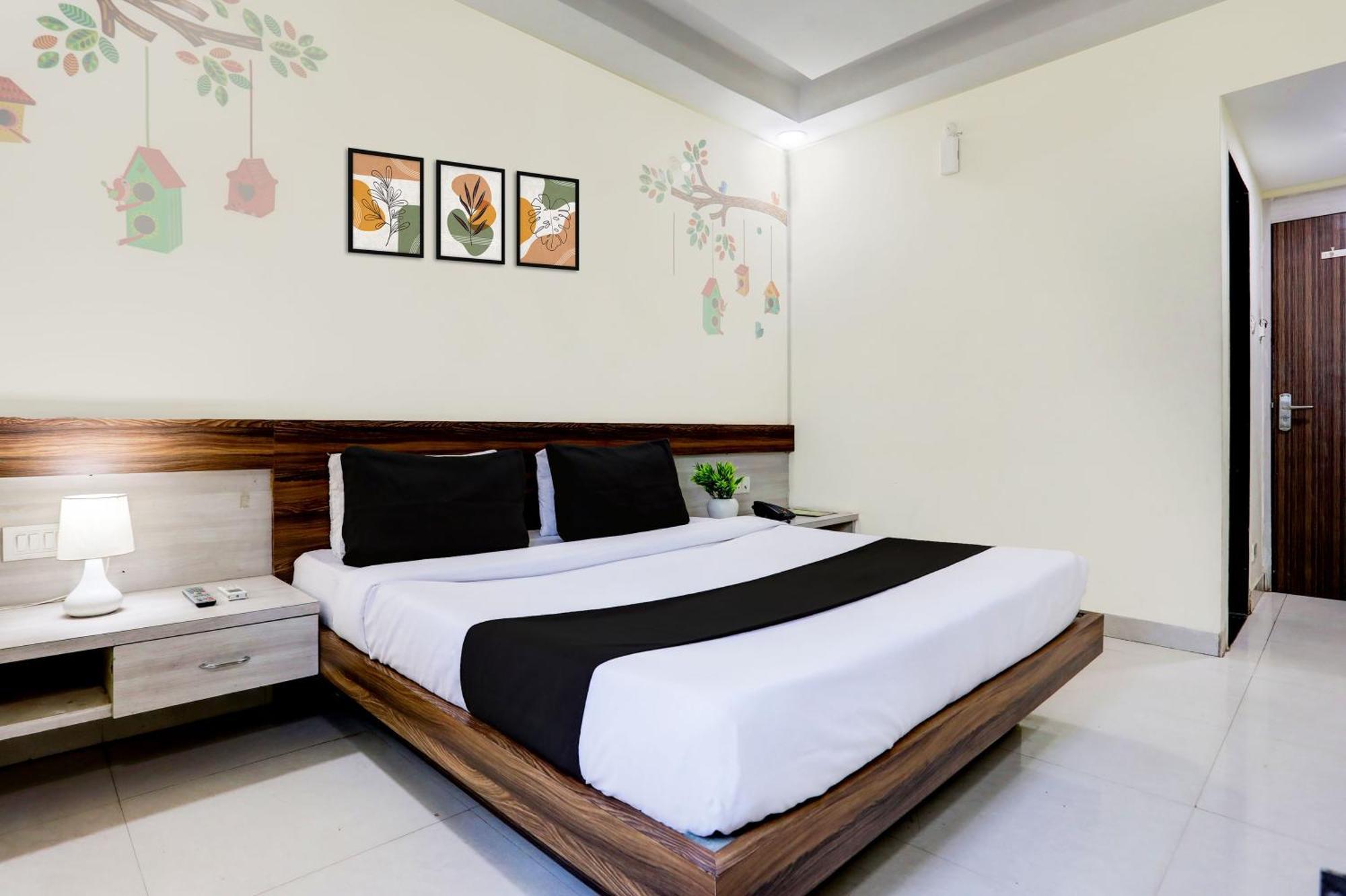 Super Townhouse Hoshangabad Road Near Aashima Mall Samarda Kaliāsot 外观 照片